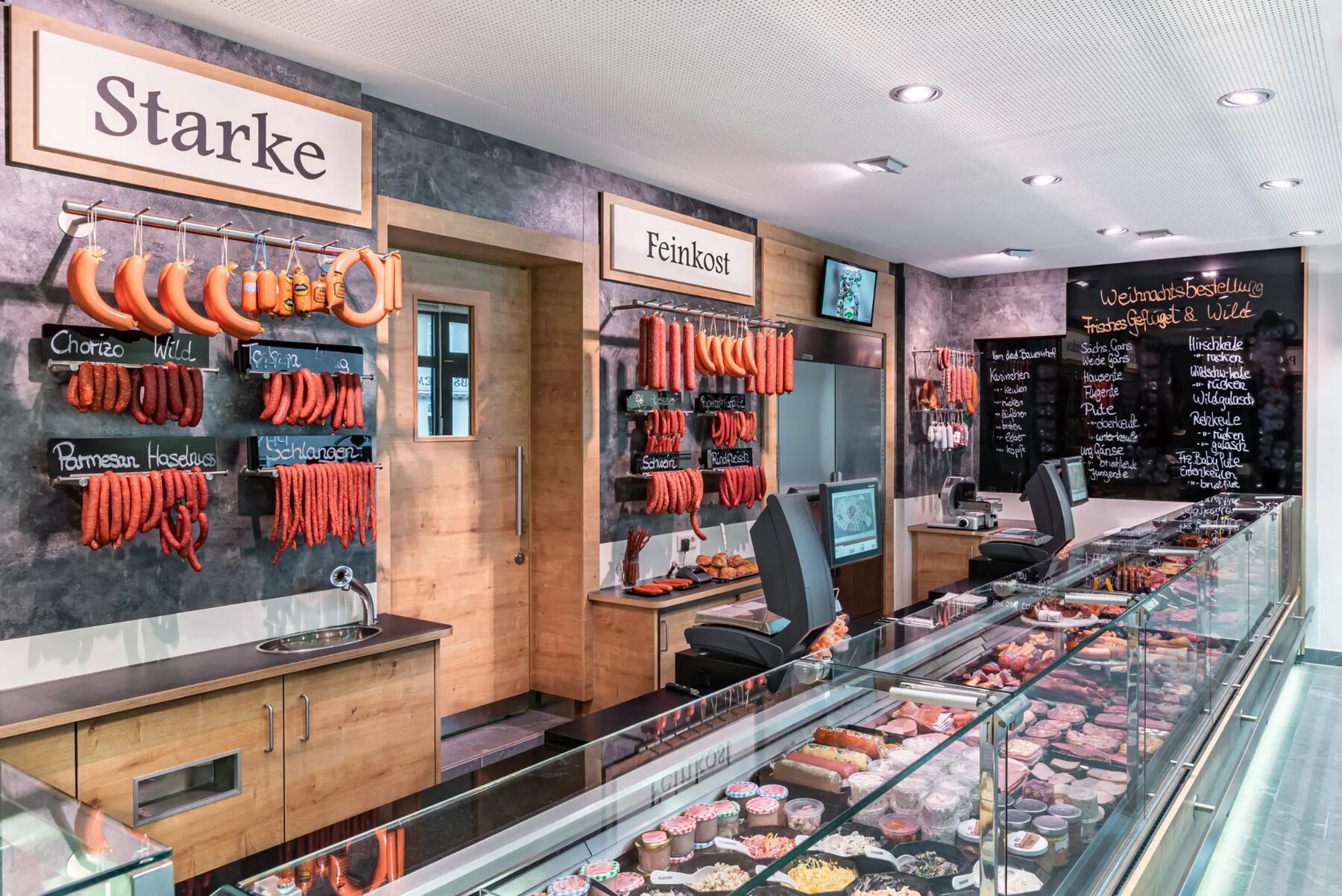 Blick auf die Frischetheke der Fleischerei Starke in Dresden-Laubegast